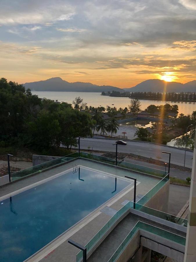 Marina Heights Hotel Residences Lumut Eksteriør billede