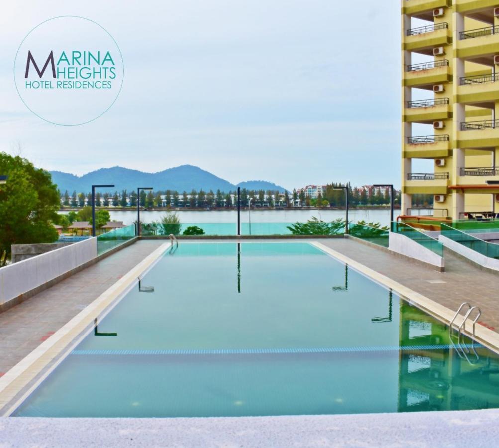 Marina Heights Hotel Residences Lumut Eksteriør billede