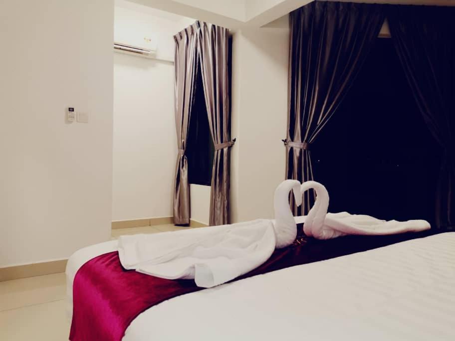 Marina Heights Hotel Residences Lumut Eksteriør billede