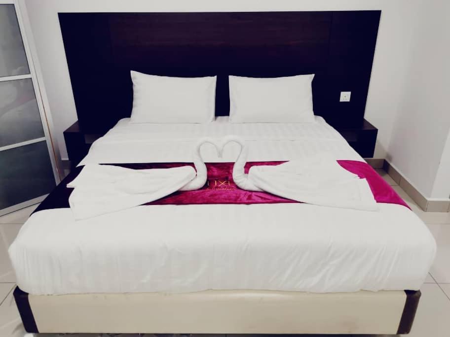 Marina Heights Hotel Residences Lumut Eksteriør billede