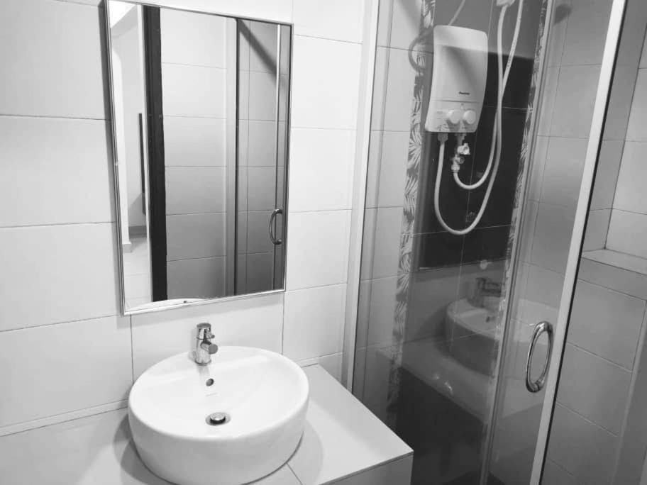 Marina Heights Hotel Residences Lumut Eksteriør billede