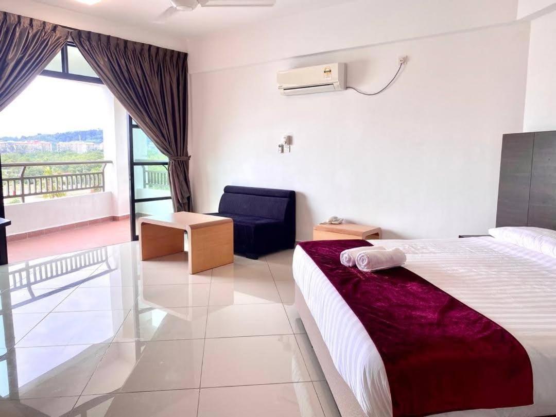 Marina Heights Hotel Residences Lumut Eksteriør billede