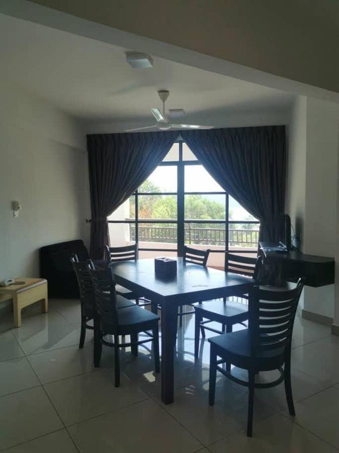 Marina Heights Hotel Residences Lumut Eksteriør billede