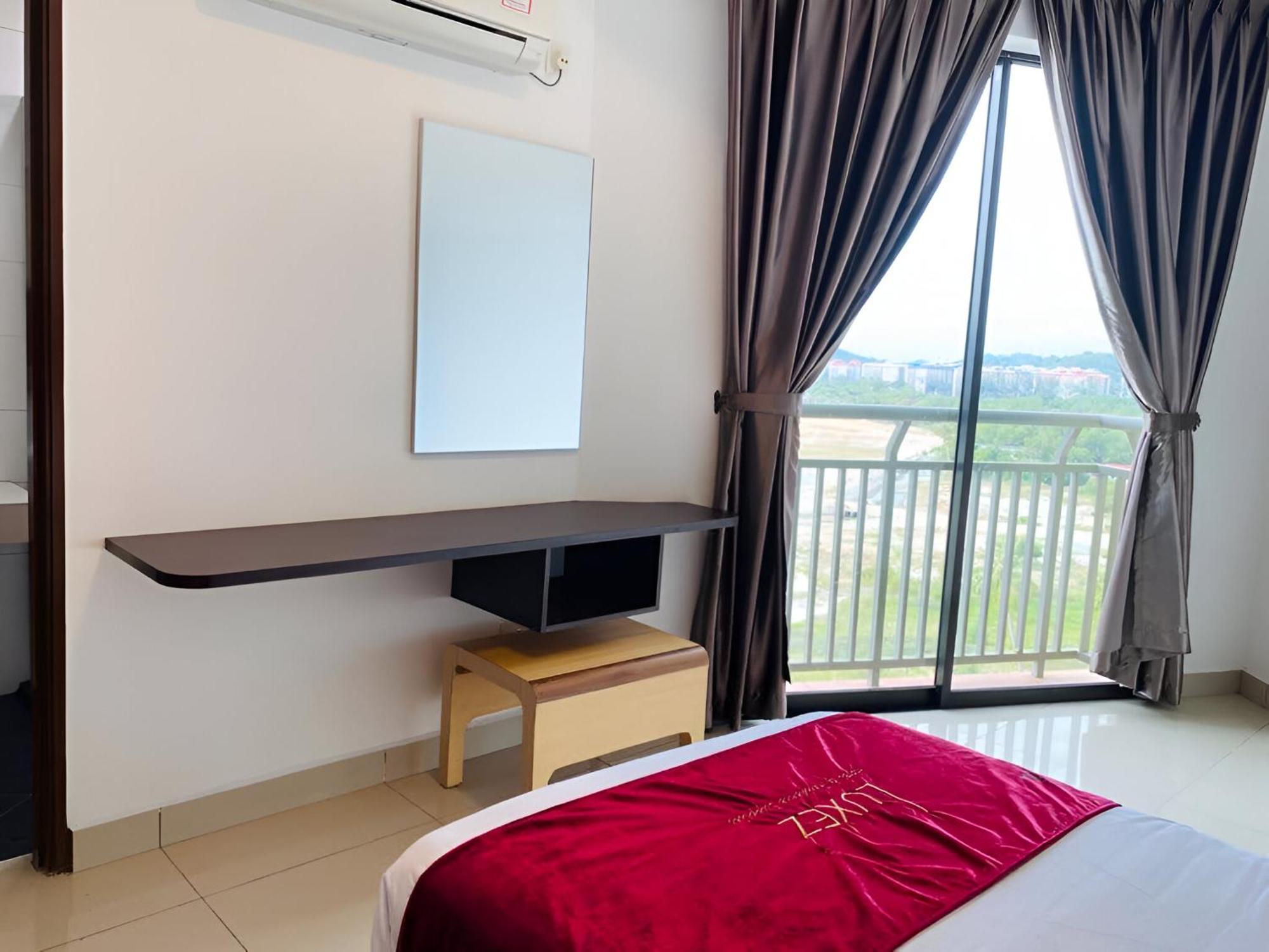 Marina Heights Hotel Residences Lumut Eksteriør billede