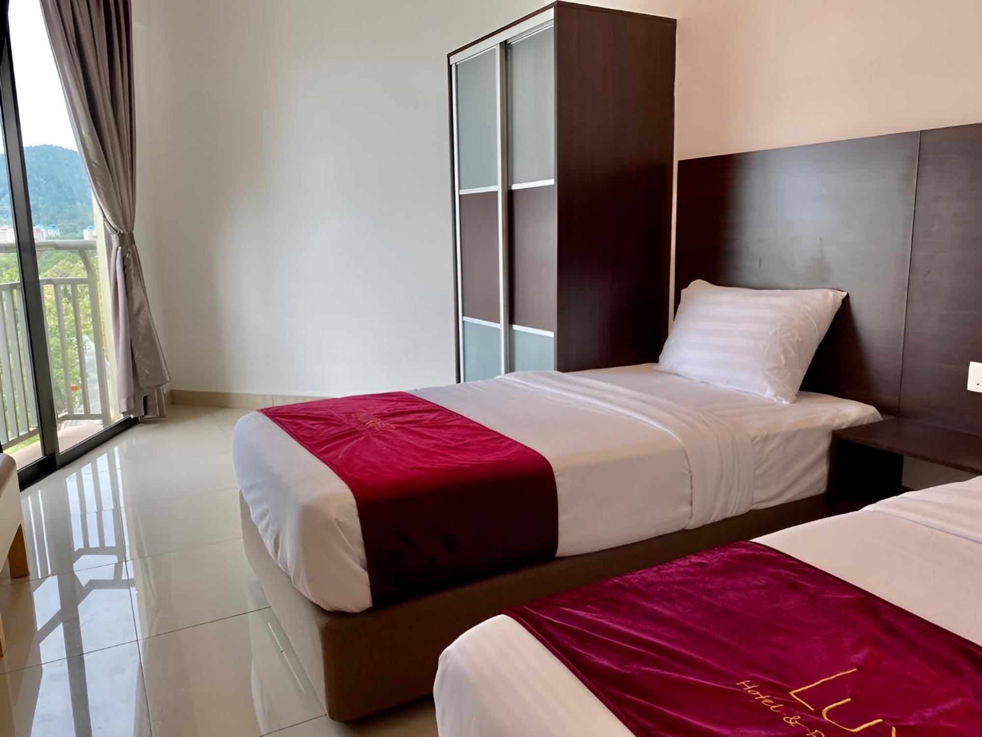 Marina Heights Hotel Residences Lumut Eksteriør billede